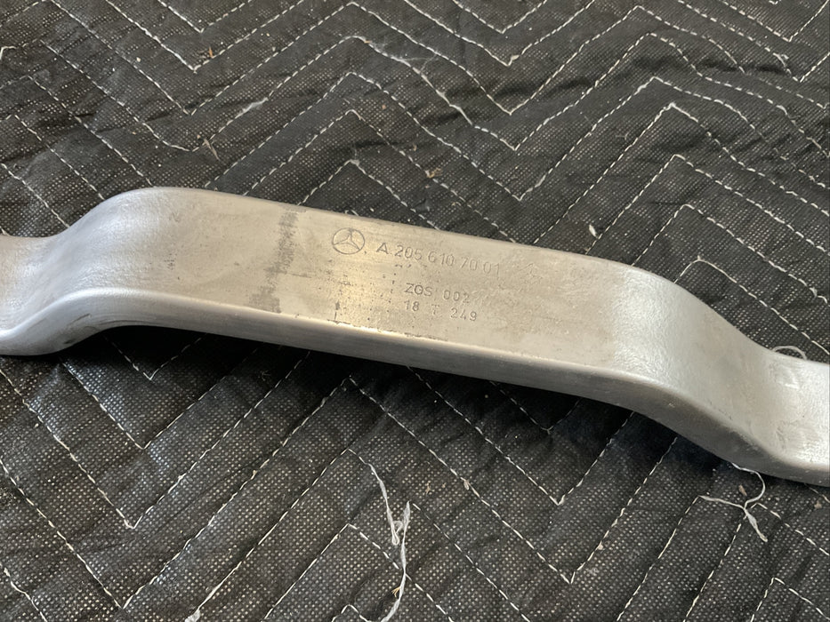 2018 MERCEDES E63S C63S AMG FLOOR PAN REINFORCEMENT STIFFENER 205-610-70-01 OEM