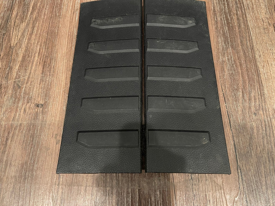 2017-2019 FORD F250 F350 PLATINUM REAR LEFT RIGHT KICK PLATES OEM *SCUFFS*