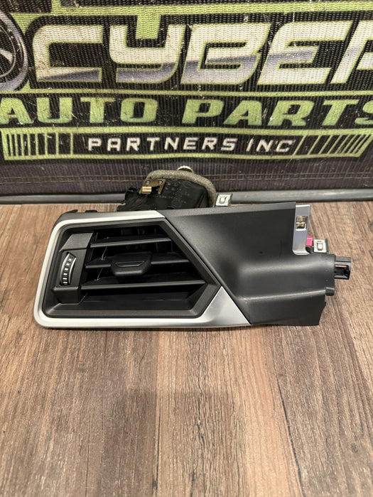 2024 BMW M3 M4 G80 G82 DRIVER LEFT AIR VENT TRIM OEM 6805796