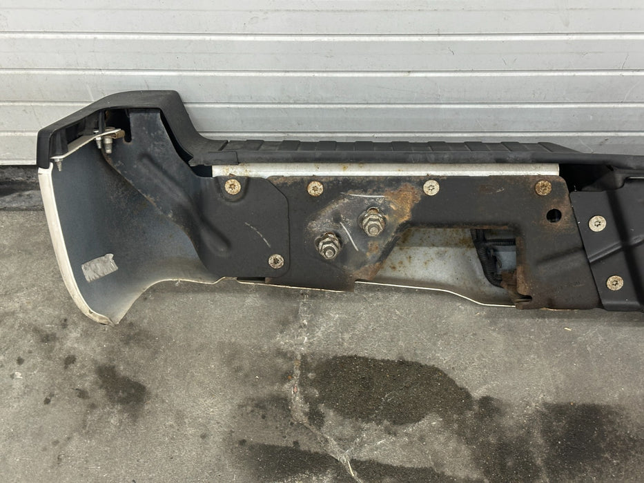 2017-2019 FORD F450 REAR BUMPER OEM TRI COAT WHITE (UG) *WEAR/RUST*