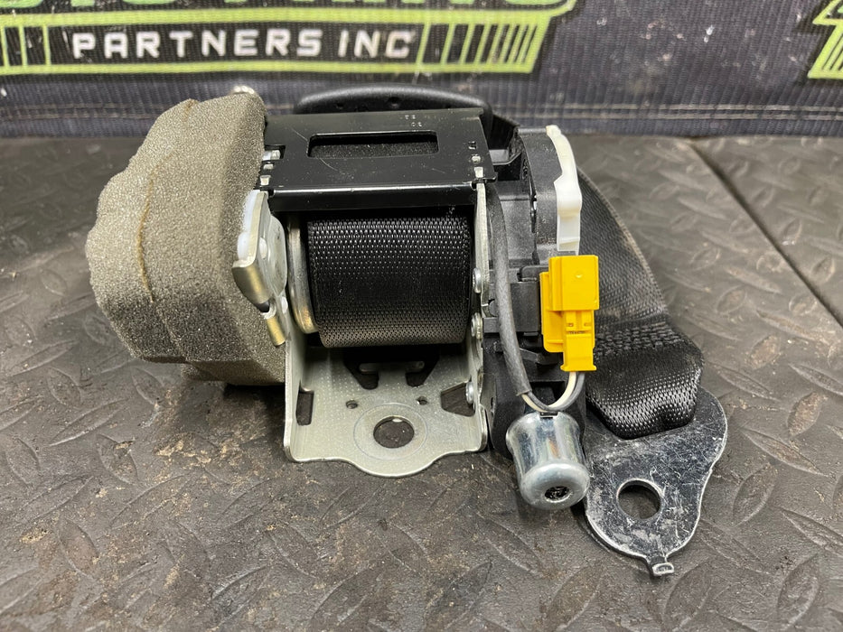 2013 MERCEDES C300 W204 REAR OUTER SEATBELT RETRACTOR PAIR OEM