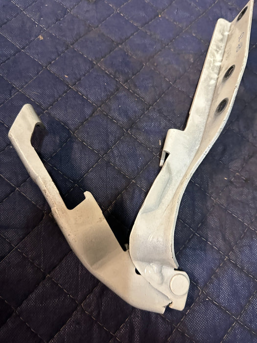 2016 NISSAN 370Z RIGHT PASSENGER HOOD HINGE OEM