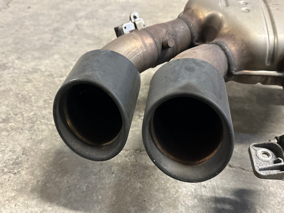 2020 BMW M8 COMPETITION F93 EXHAUST SYSTEM MUFFLER PIPE OEM WE CANNOT SHIP THIS ITEM! LOCAL PICKUP ONLY!!