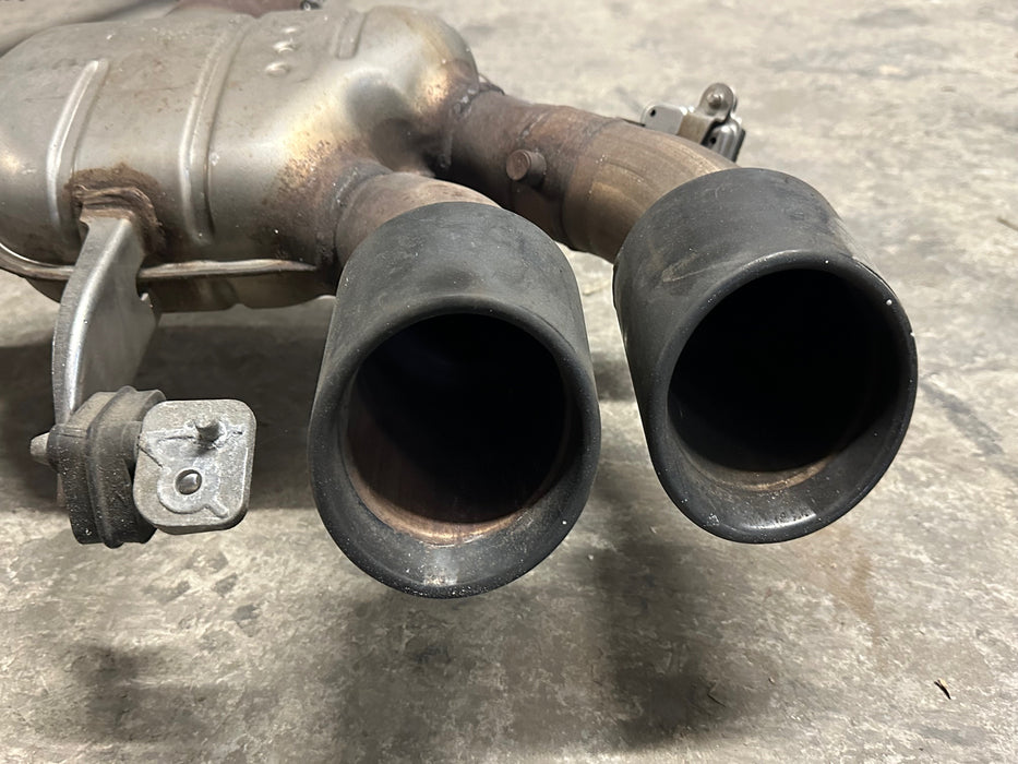 2020 BMW M8 COMPETITION F93 EXHAUST SYSTEM MUFFLER PIPE OEM WE CANNOT SHIP THIS ITEM! LOCAL PICKUP ONLY!!