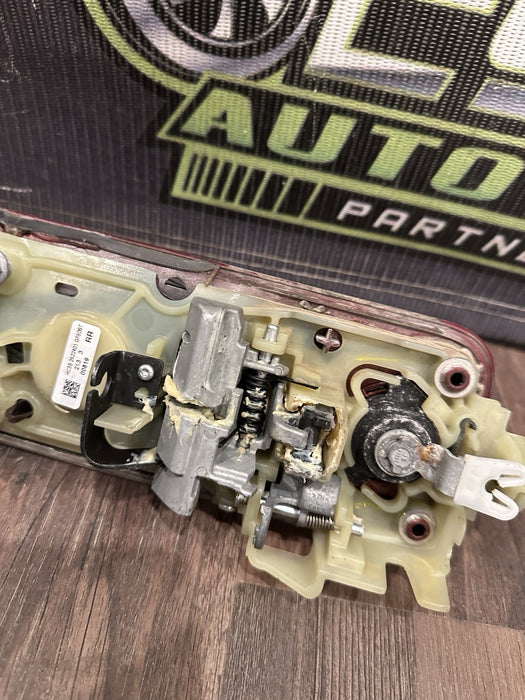 2017-2022 FORD F250 F350 F450 FRONT LEFT DOOR HANDLE OEM RUBY RED RR