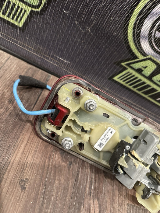 2017-2022 FORD F250 F350 F450 FRONT LEFT DOOR HANDLE OEM RUBY RED RR