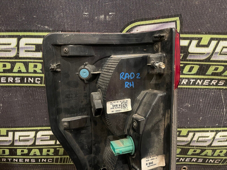 2017-2021 FORD F250 F350 PASSENGER RIGHT HALOGEN TAILIGHT OEM *READ DESCRIPTION*
