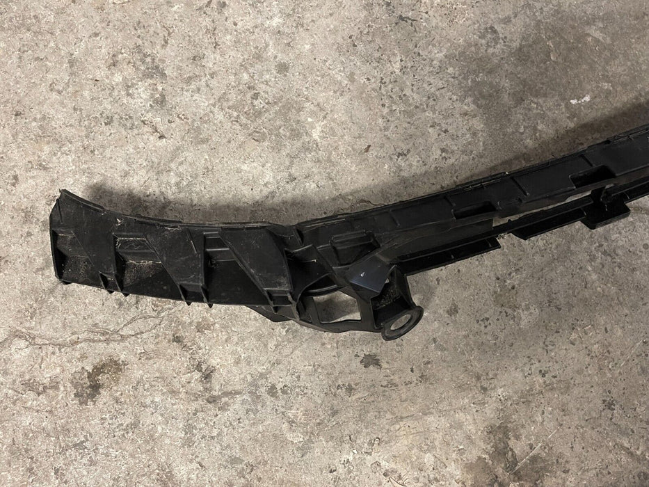 2019 MERCEDES BENZ E63S AMG W213 FRONT LOWER BUMPER MOUNTING BRACKET OEM *CRACK*