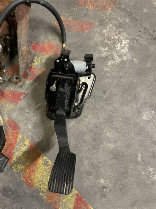 2017-2022 FORD F450 KING RANCH GAS PEDAL & BRAKE PEDAL ASSEMBLY OEM