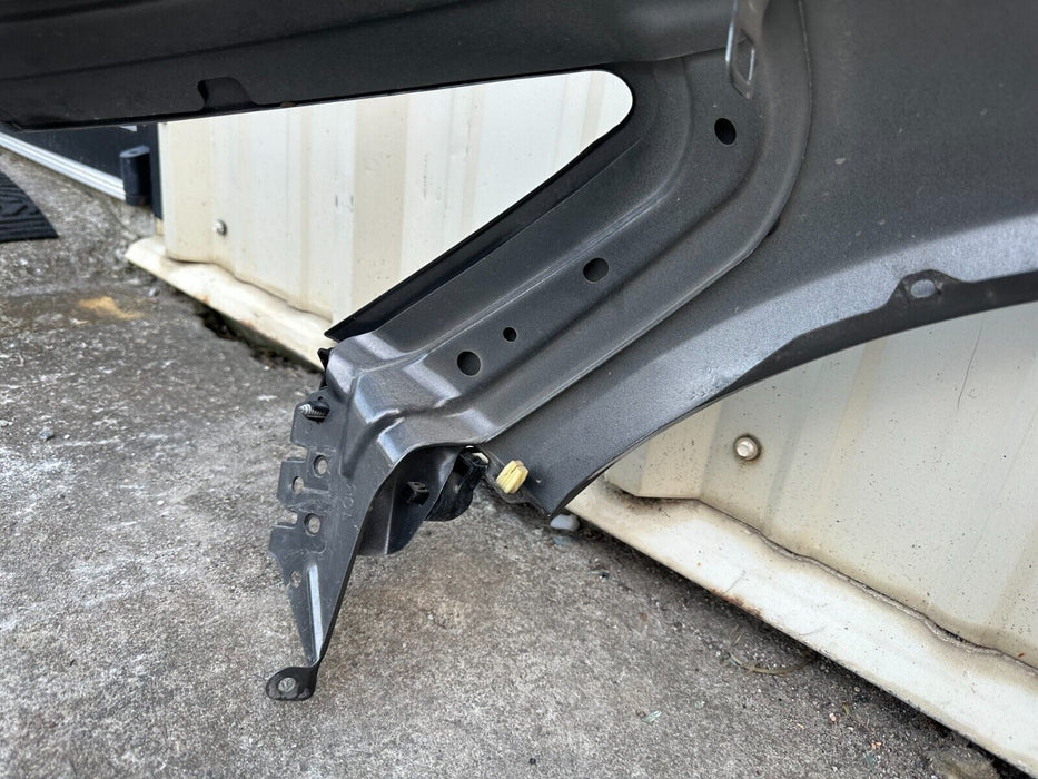 2017 INFINITI Q50 RED SPORT SEDAN PASSENGER RIGHT FENDER GRAY METALLIC (KAD) OEM