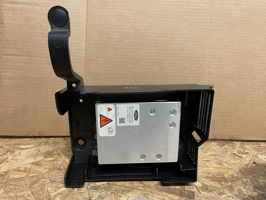 2017 2018 2019 FORD F250 F350 POWER INVERTER OEM WITHOUT FRONT COVER