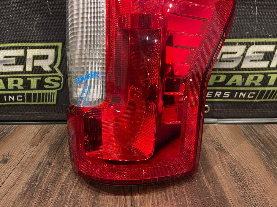2017-2021 FORD F250 F350 PASSENGER RIGHT HALOGEN TAILIGHT OEM *READ DESCRIPTION*