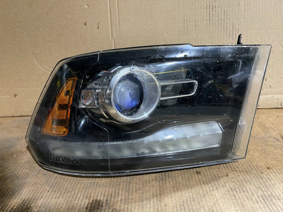 2018 DODGE RAM 2500 3500 LARAMIE HEADLIGHT PASSENGER RH *DAMAGE*
