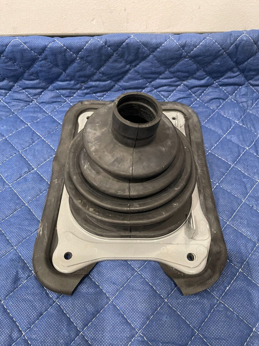 2014 NISSAN 370Z NISMO 6 SPEED MANUAL RUBBER GEAR SHIFTER INSULATOR BOOT OEM