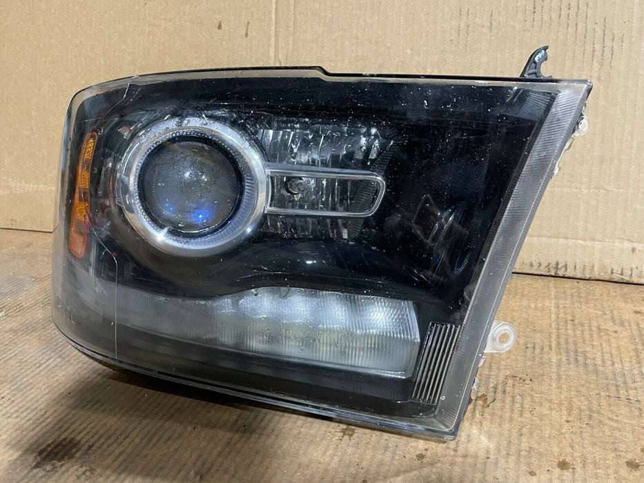 2018 DODGE RAM 2500 3500 LARAMIE HEADLIGHT PASSENGER RH *DAMAGE*