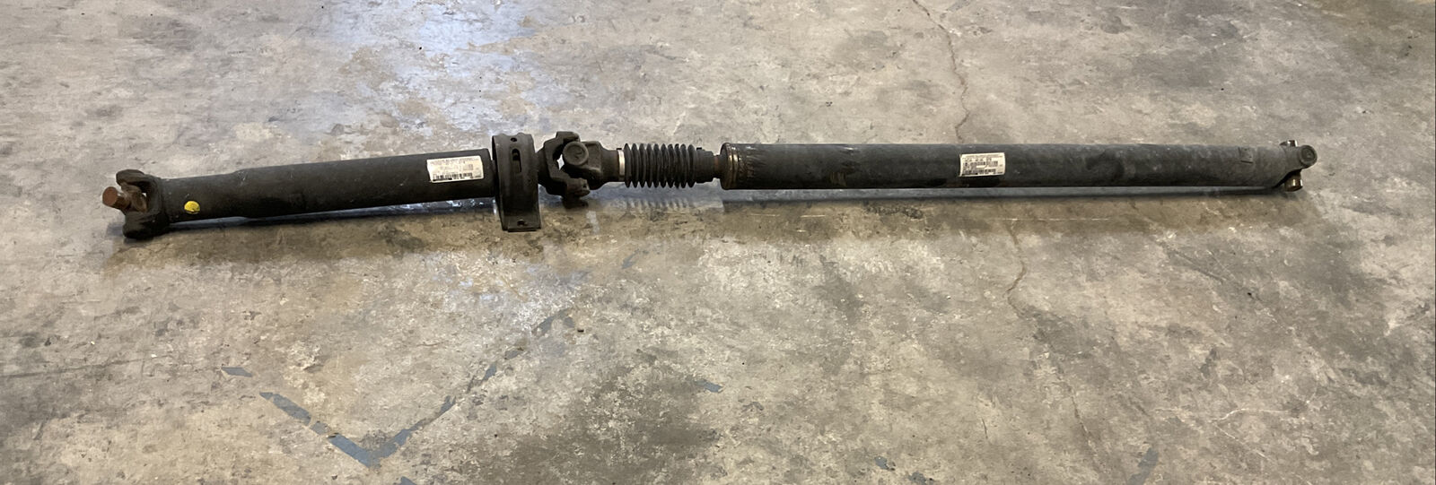 2017-2022 FORD F350 176 WHEEL BASE TWO PIECE REAR DRIVE SHAFT HC34-4K145-KFB OEM