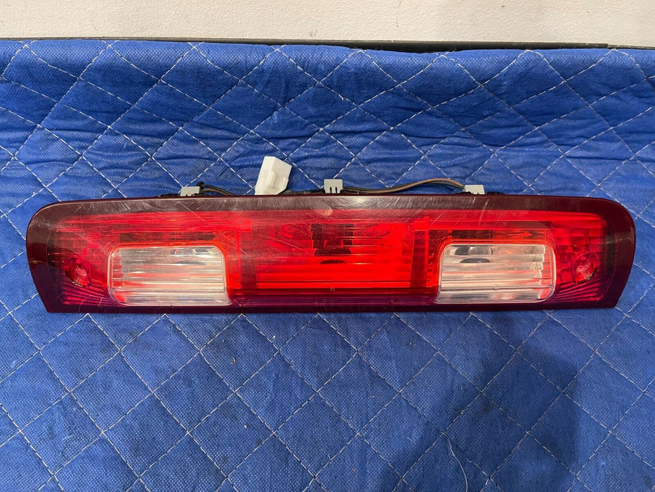 2017 DODGE RAM 2500 REAR UPPER CENTER CAB 3RD THIRD BRAKE STOP LIGHT OEM