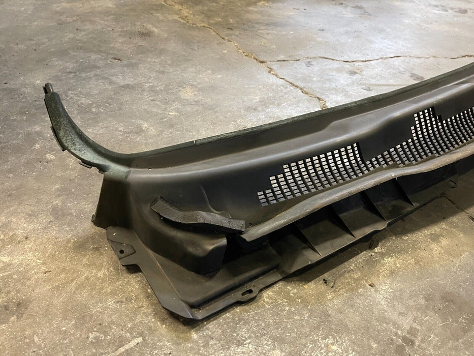 2012 DODGE RAM 3500 MEGA CAB FRONT WINDSHIELD UPPER/TOP COWL PANEL OEM