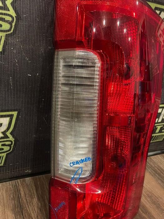 2017-2021 FORD F250 F350 PASSENGER RIGHT HALOGEN TAILIGHT OEM *READ DESCRIPTION*