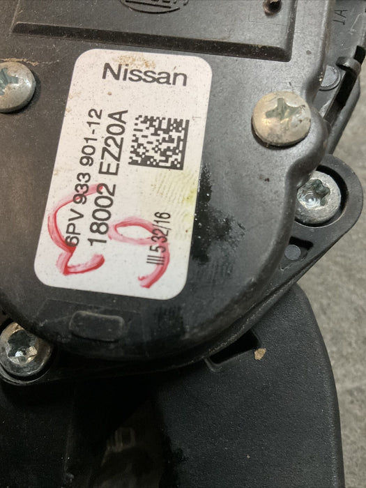 2016 NISSAN TITAN XD ACCELERATOR THROTTLE PEDAL OEM 18002-EZ208