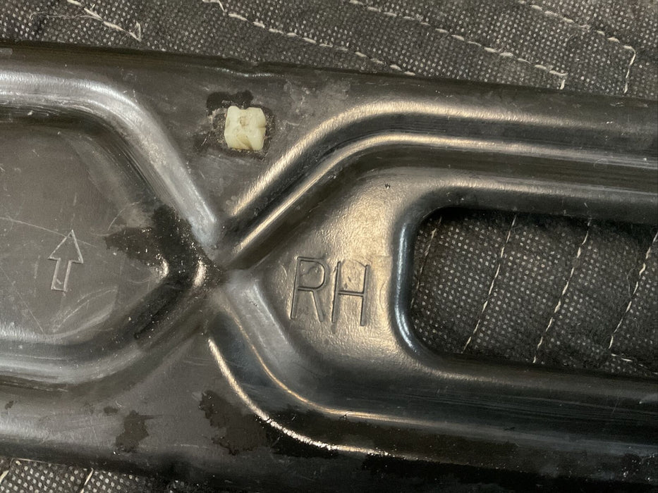 2016 NISSAN TITAN XD FRONT RIGHT PASSENGER BUMPER BRACKET 62222-EZ00A OEM
