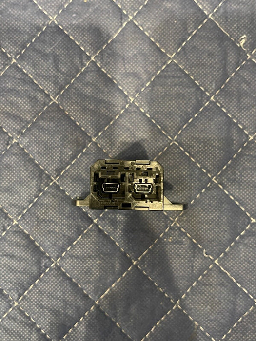 2017-2019 FORD F250 F350 F450 LARIAT REAR CENTER CONSOLE USB CHARGING MODULE OEM