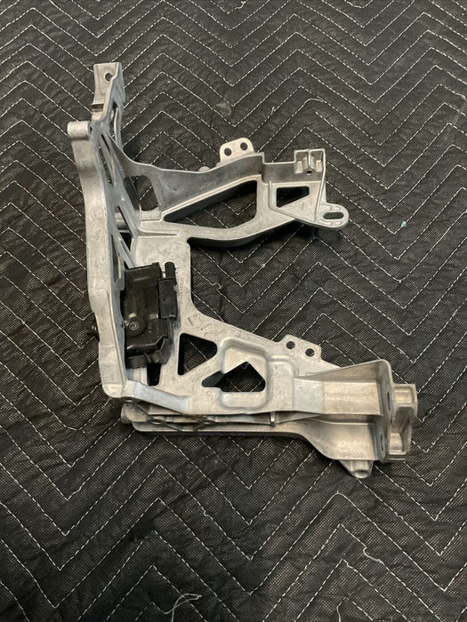 2019 MERCEDES E63S AMG FRONT LEFT HEADLIGHT BRACKET OEM A2056221600