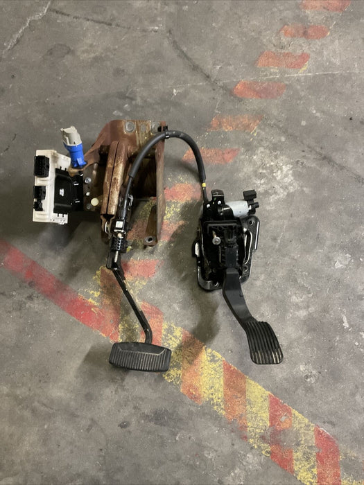 2017-2022 FORD F450 KING RANCH GAS PEDAL & BRAKE PEDAL ASSEMBLY OEM