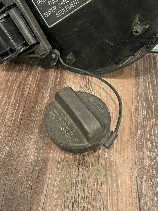 2017 NISSAN 370Z NISMO BLACK FUEL/GAS LID COVER & FUEL/GAS CAP INSERT OEM *READ*