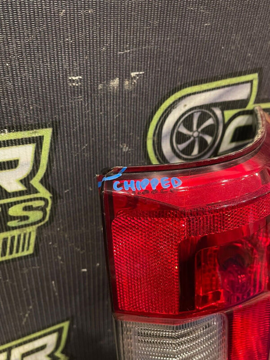 2017-2021 FORD F250 F350 PASSENGER RIGHT HALOGEN TAILIGHT OEM *READ DESCRIPTION*