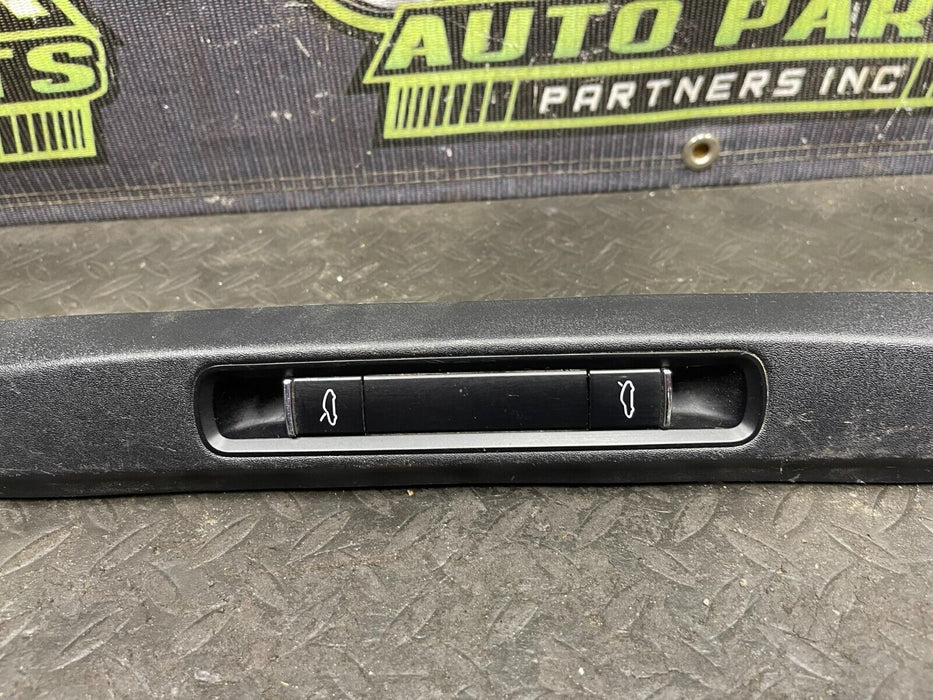 PORSCHE 718 982 LEFT SILL PLATE OEM 991-555-119