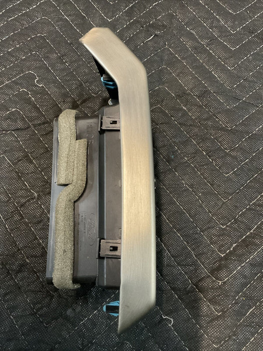 2018 FORD F250 F350 F450 PLATINUM OUTER RIGHT A/C HVAC AIR VENT DUCT OEM