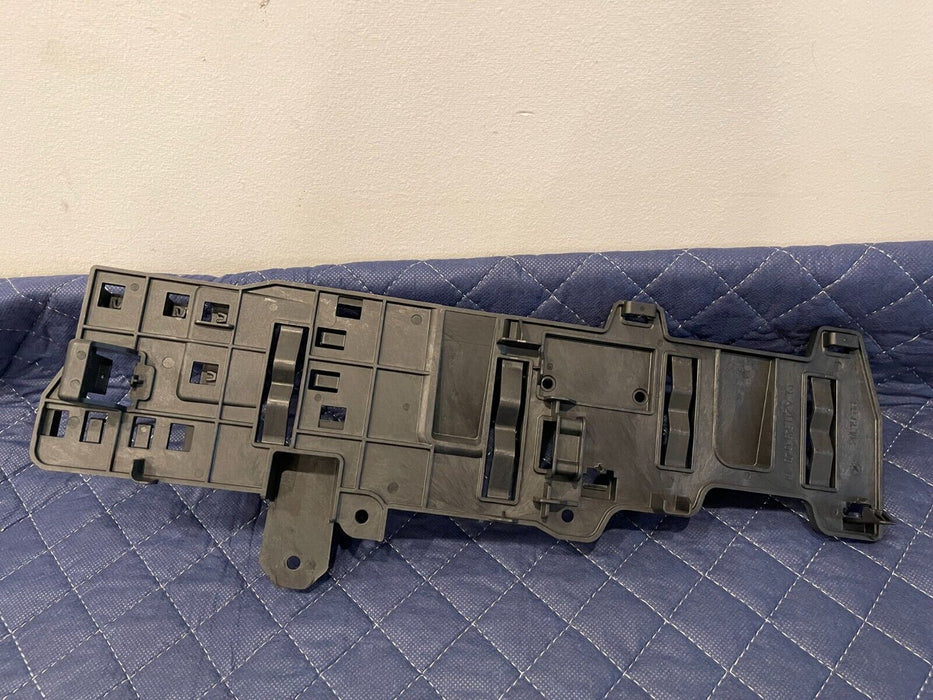 2019 MERCEDES-BENZ E63S AMG CONTROL MODULE BRACKET W HARDWARE OEM 213 545 15 40