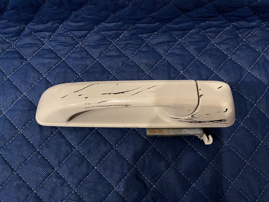 2017 DODGE RAM 2500 REAR DRIVER LEFT WHITE DOOR HANDLE OEM *DAMAGED*