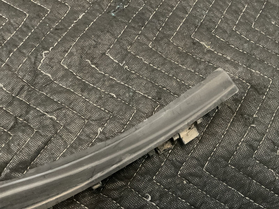 2016 NISSAN TITAN XD LEFT DRIVER SIDE UPPER FENDER MOLDING 66895-EZ00A OEM