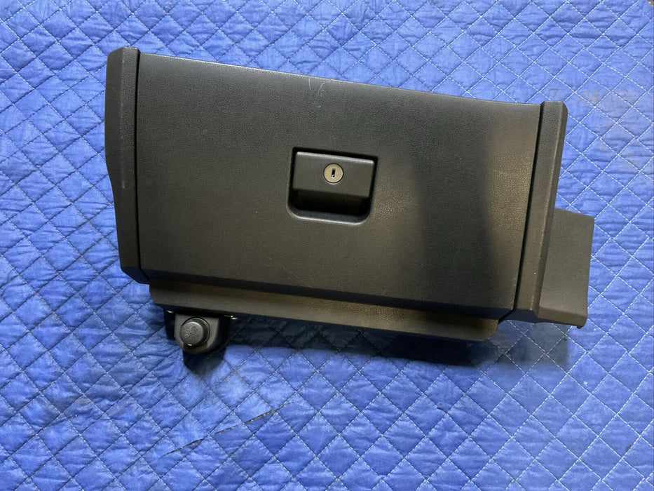 2014 NISSAN 370Z NISMO FRONT RIGHT DASH GLOVE BOX STORAGE COMPARTMENT OEM