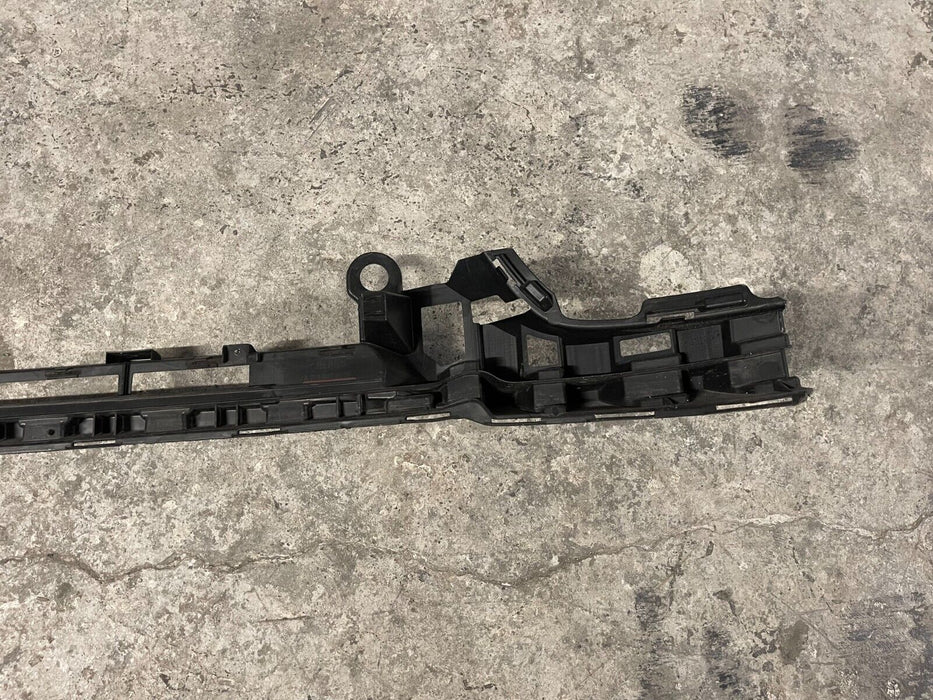 2019 MERCEDES BENZ E63S AMG W213 FRONT LOWER BUMPER MOUNTING BRACKET OEM *CRACK*