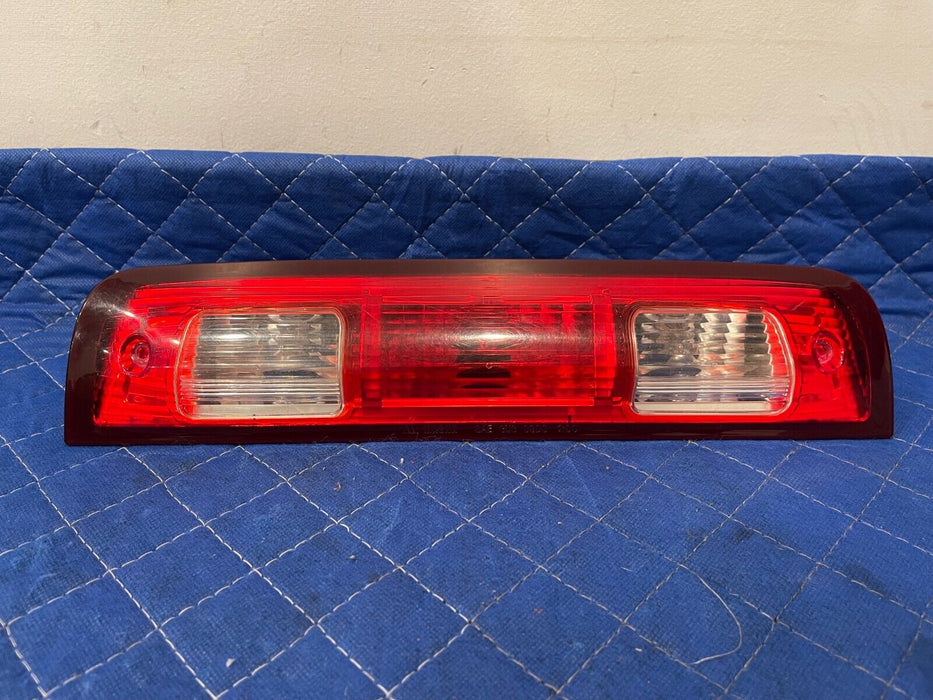 2017 DODGE RAM 2500 REAR UPPER CENTER CAB 3RD THIRD BRAKE STOP LIGHT OEM