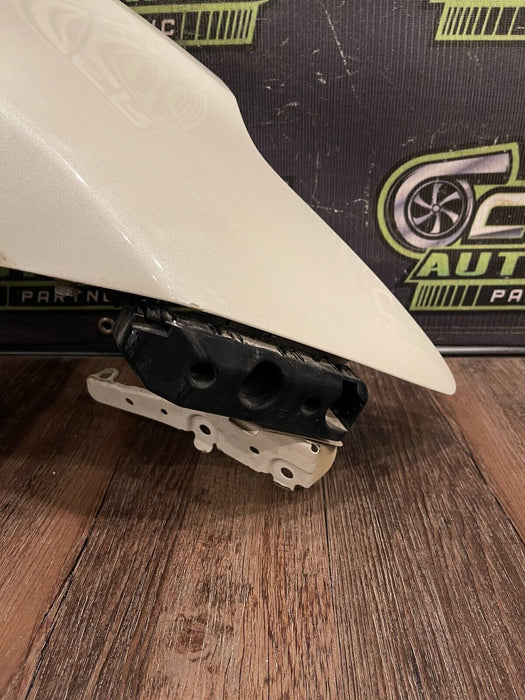 2018 NISSAN 370Z NISMO FRONT RIGHT FENDER OEM (PEARL WHITE) *MINOR SCUFFS*