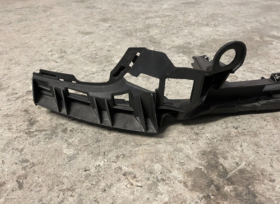 2019 MERCEDES BENZ E63S AMG W213 FRONT LOWER BUMPER MOUNTING BRACKET OEM *CRACK*