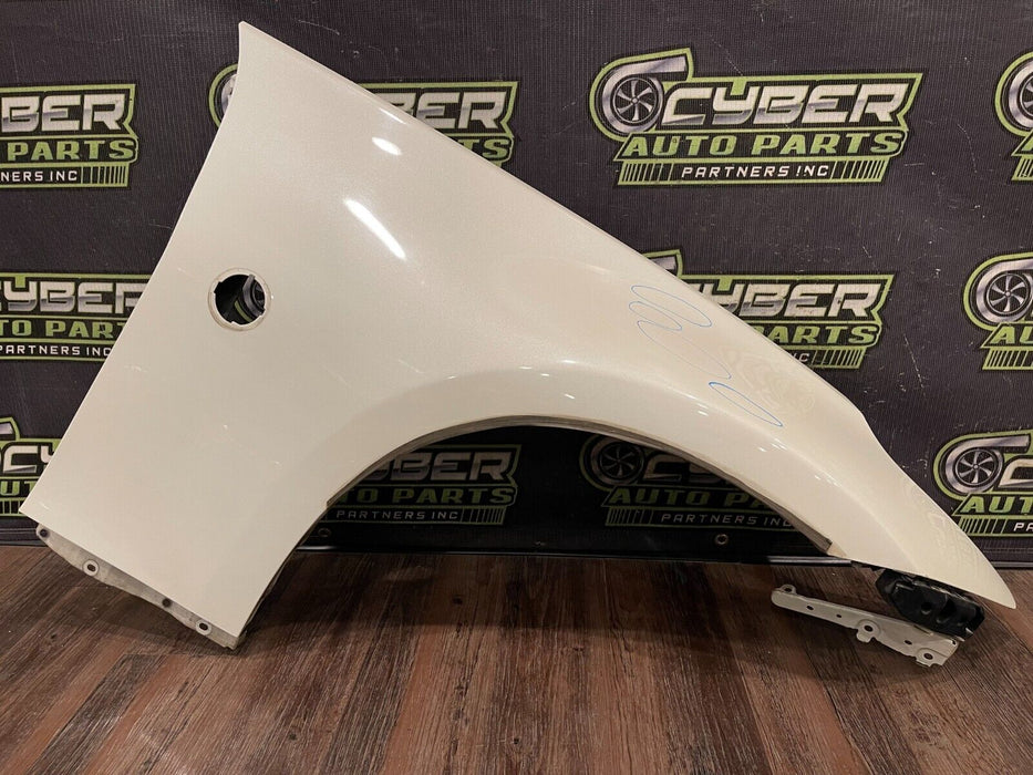 2018 NISSAN 370Z NISMO FRONT RIGHT FENDER OEM (PEARL WHITE) *MINOR SCUFFS*