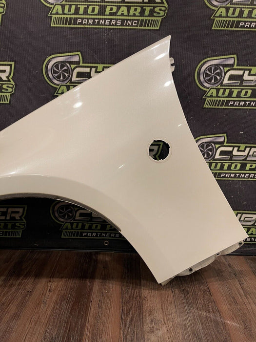 2018 NISSAN 370Z NISMO FRONT DRIVER LEFT FENDER OEM (PEARL WHITE) *MINOR SCUFFS*