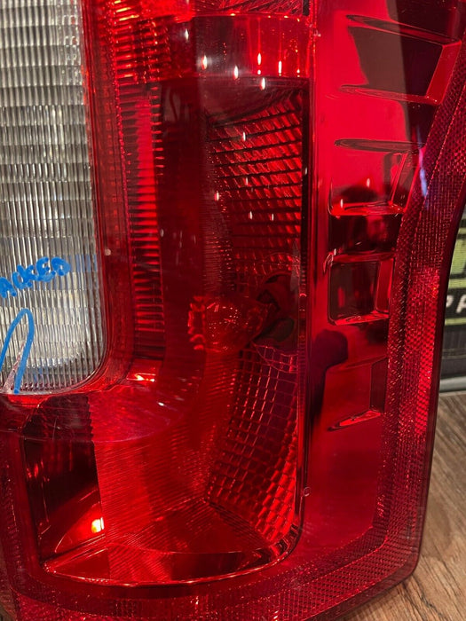 2017-2021 FORD F250 F350 PASSENGER RIGHT HALOGEN TAILIGHT OEM *READ DESCRIPTION*