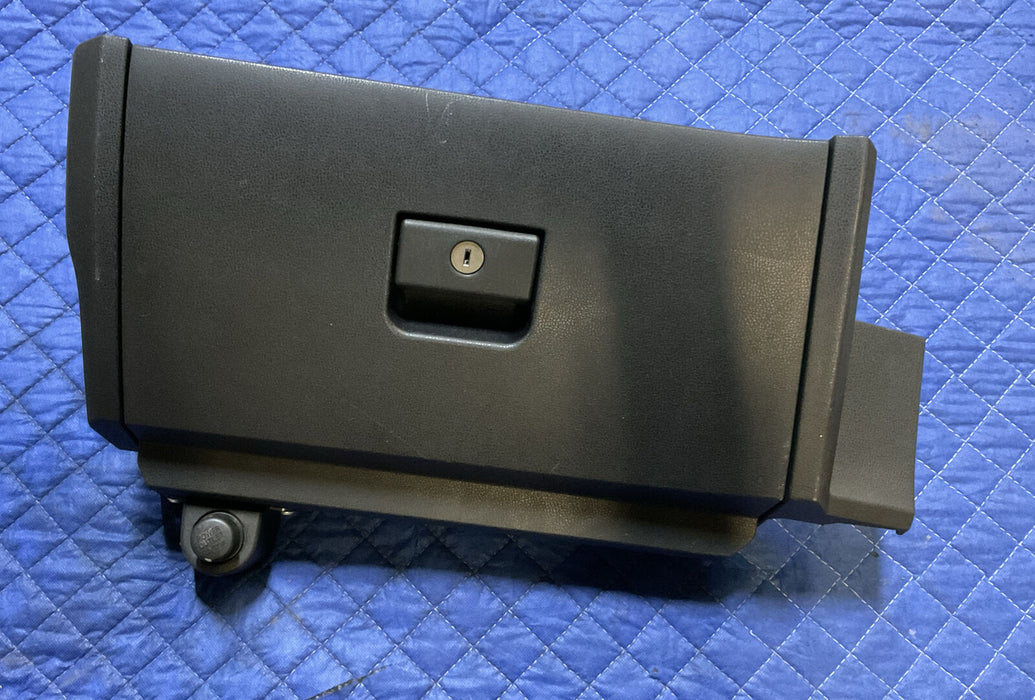 2014 NISSAN 370Z NISMO FRONT RIGHT DASH GLOVE BOX STORAGE COMPARTMENT OEM