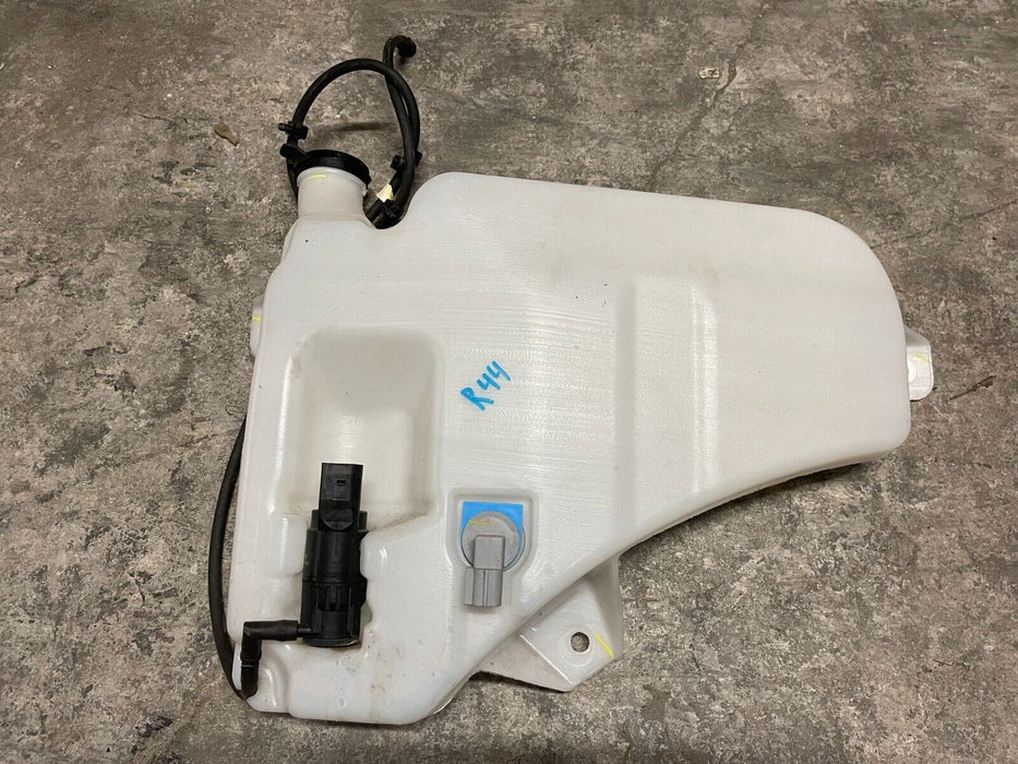 2020 2021 2022 GMC SIERRA 2500 3500 WINDSHIELD WASHER RESEVOIR OEM