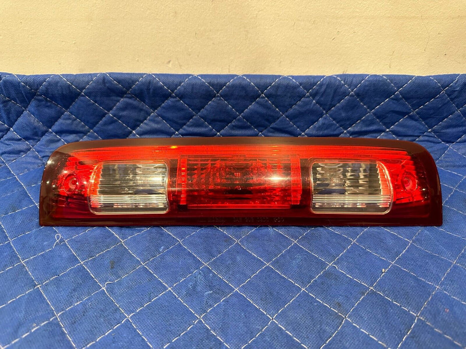 2012 DODGE RAM 3500 MEGA CAB REAR UPPER CAB THIRD BRAKE LIGHT LAMP ASSEMBLY OEM