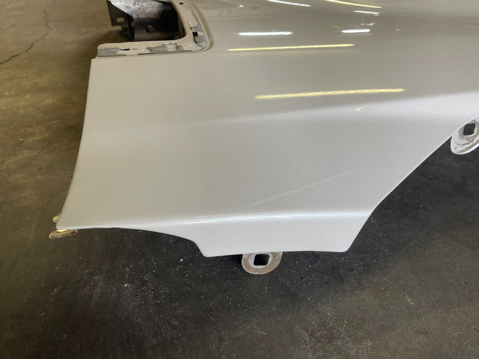 2017-2019 FORD F250 F350 DRIVER LEFT PEARL WHITE FENDER OEM *DAMAGE*