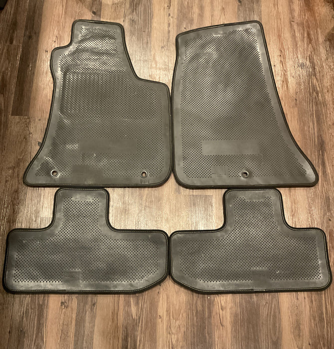 2017 DODGE CHALLENGER SRT BLACK FRONT AND REAR (4) CARPET FLOOR MAT OEM