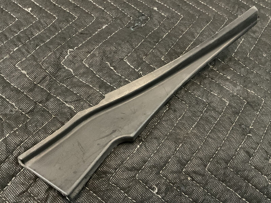 2016 NISSAN TITAN XD LEFT DRIVER SIDE UPPER FENDER MOLDING 66895-EZ00A OEM