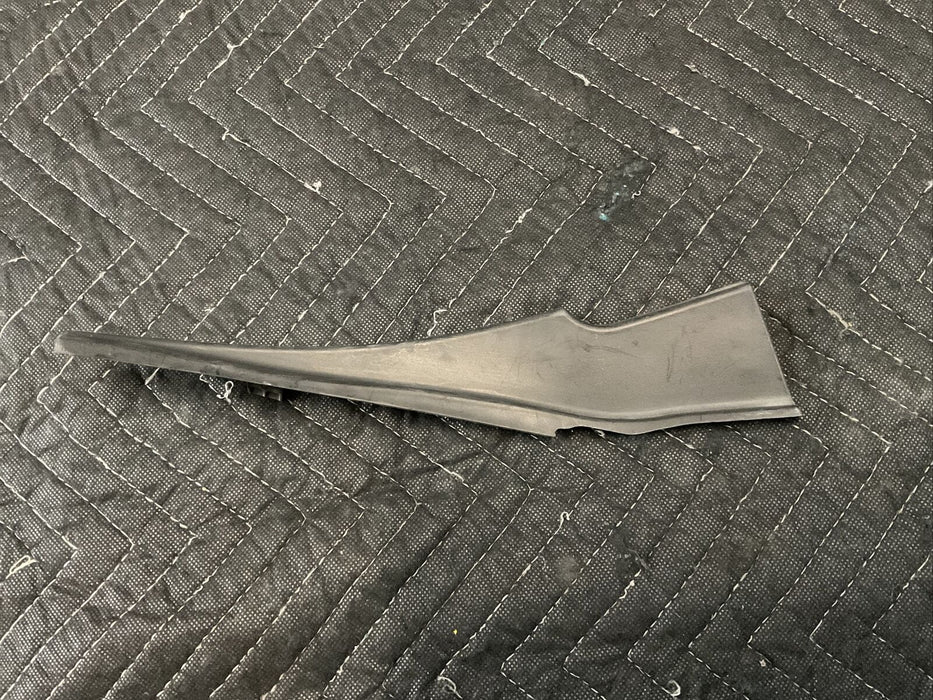 2016 NISSAN TITAN XD LEFT DRIVER SIDE UPPER FENDER MOLDING 66895-EZ00A OEM